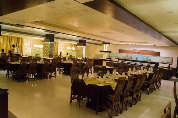 Hotel Sheela Shree Plaza Dzshánszí Kültér fotó